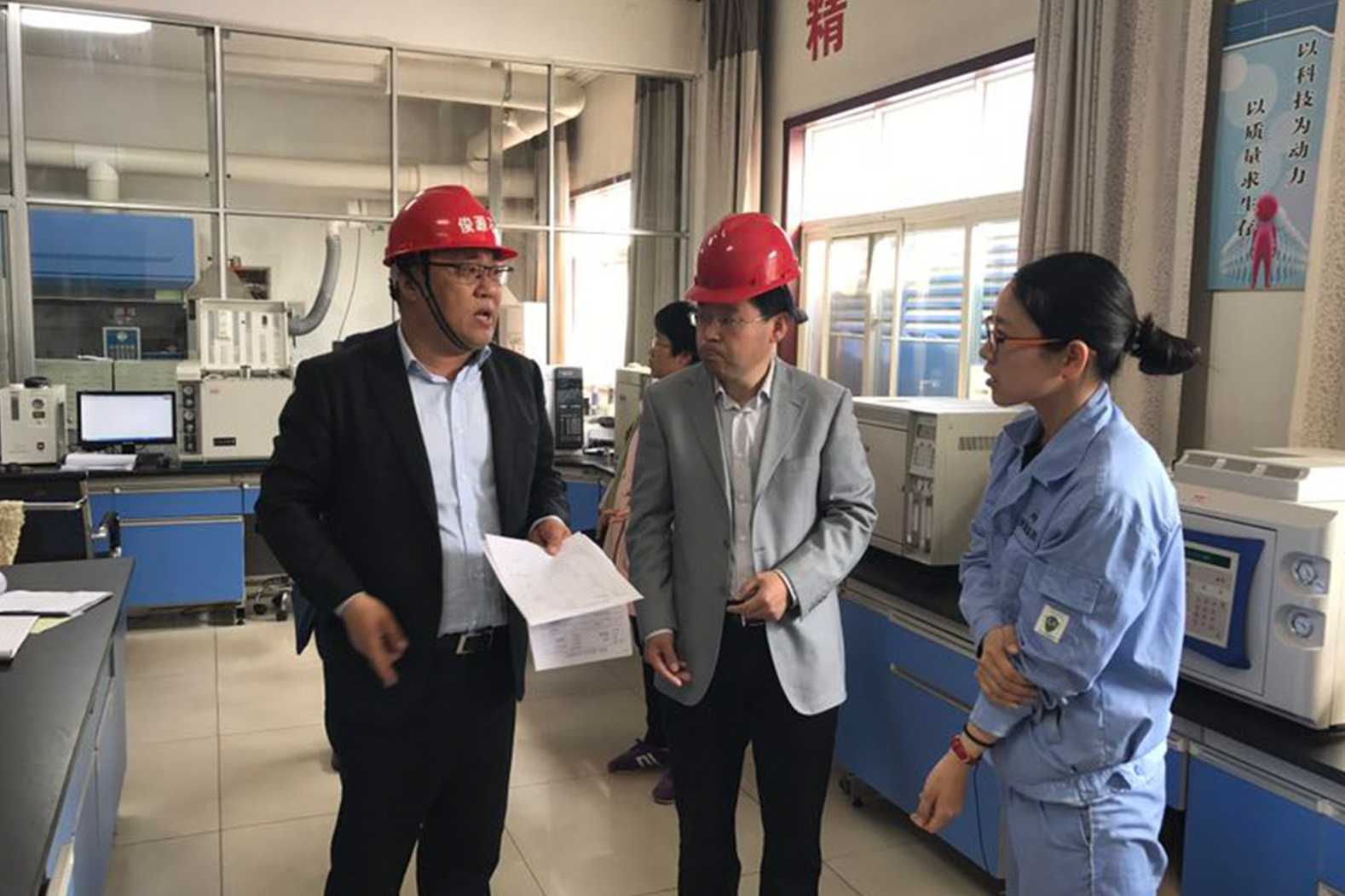 8、農(nóng)高區(qū)管委會(huì)副主任胥華遠(yuǎn)一行到集團(tuán)公司調(diào)研.jpg